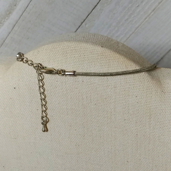 Elegant Faux Silver and Grey Accent Pendant Necklace - Picture 5 of 5